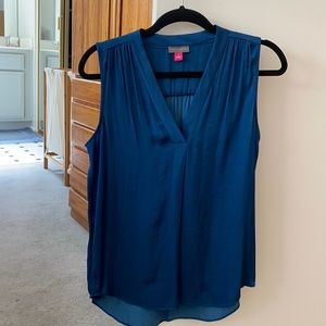 Sleeveless V neck blouse